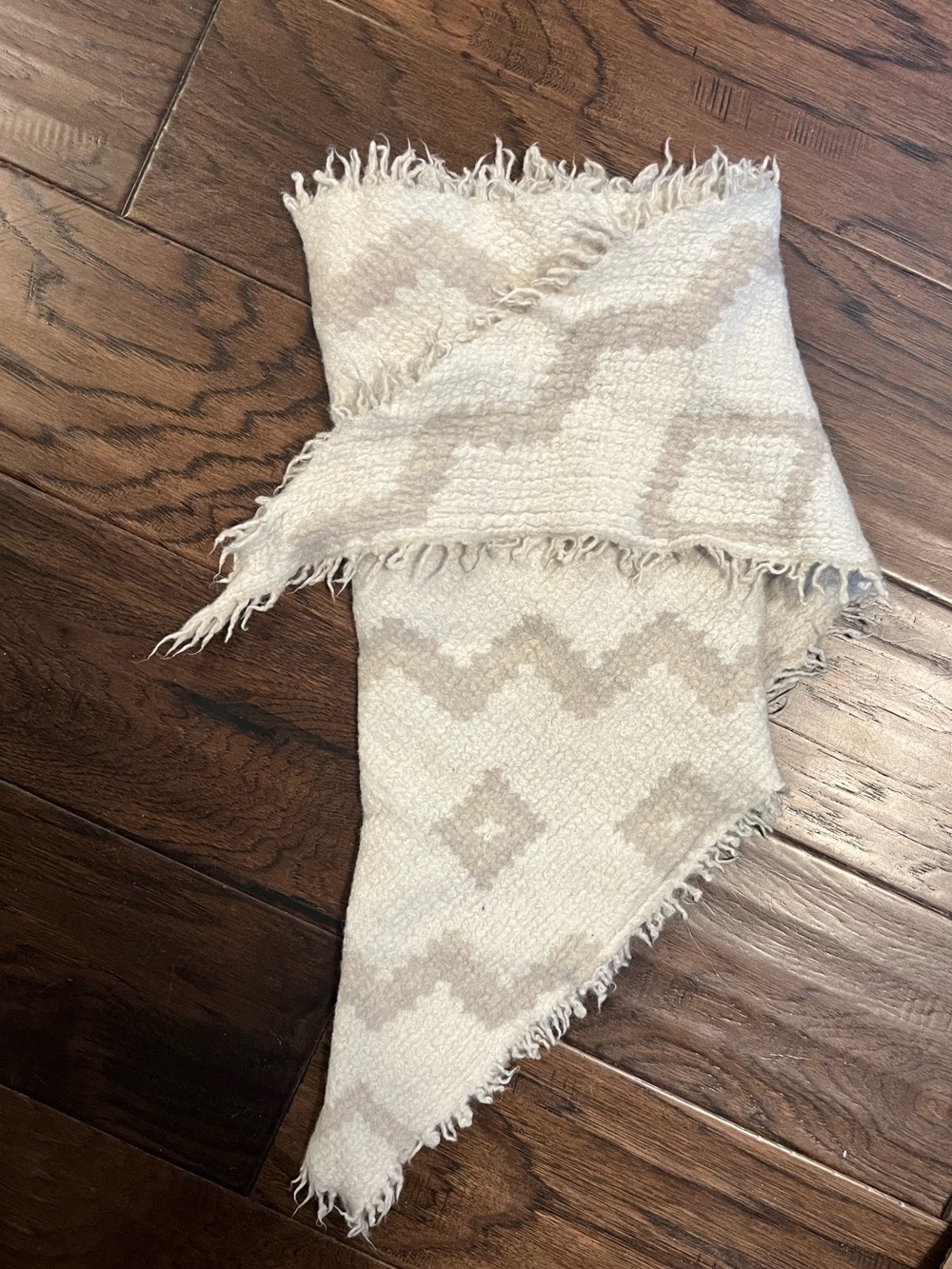 Wilfred Cream & Beige Wool Triangle Scarf Label Accent